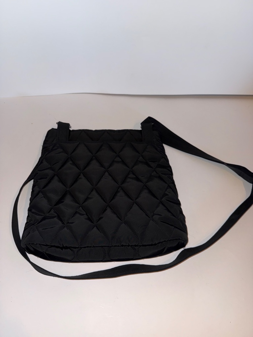 Vera Bradley Quilted Black Shoulder/Crossbody Bag - Picture 3 of 4